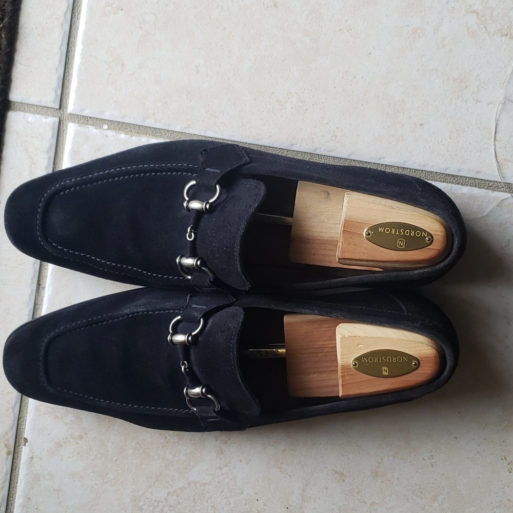 Magnanni men's  suede shoe,size 11, nevy  blue
